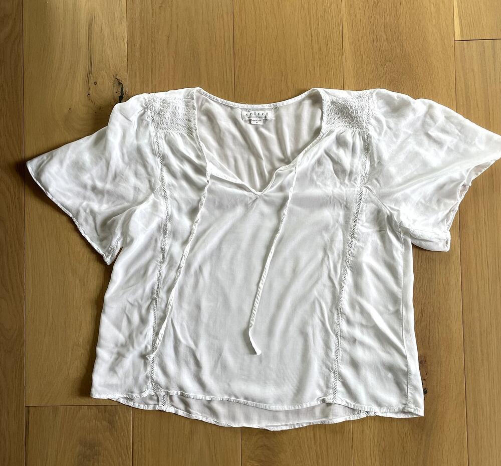 Velvet Graham & Spencer White Flutter Sleeve Top - M